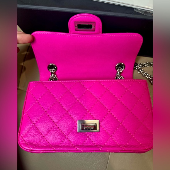 Pending xx CHANEL▪️19K 2.55 Mini Reissue Fuschia quilted goatskin - Picture 10 of 16